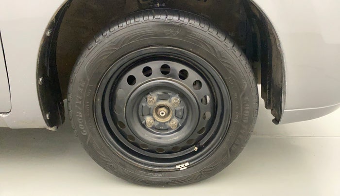 2010 Maruti Wagon R 1.0 VXI, Petrol, Manual, 69,539 km, Right Front Wheel