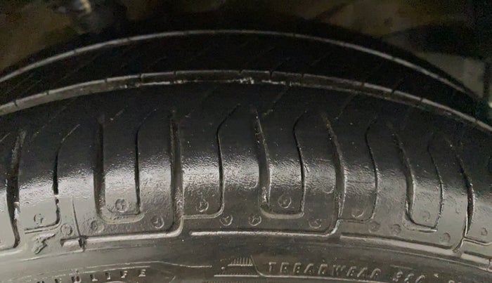 2010 Maruti Wagon R 1.0 VXI, Petrol, Manual, 69,539 km, Left Front Tyre Tread