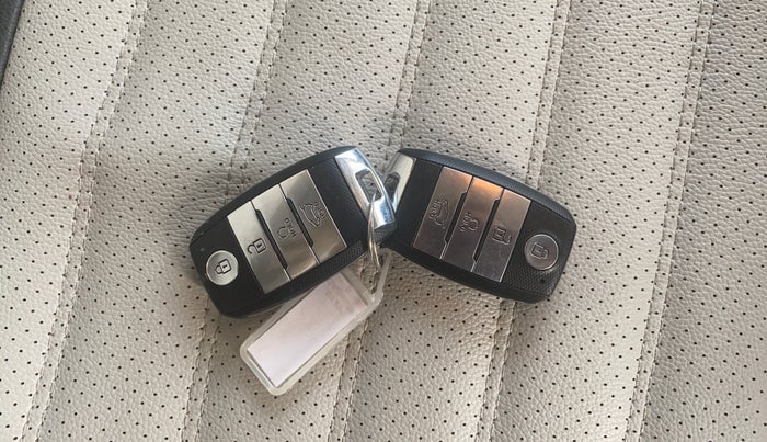 2022 KIA SONET HTX 1.0 IMT, Petrol, Manual, 46,162 km, Key Close Up