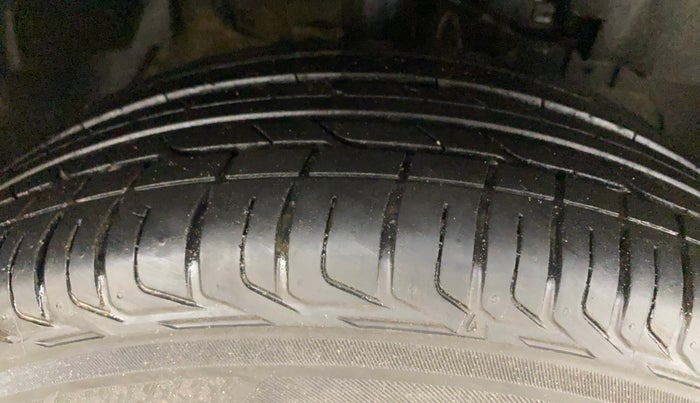 2019 Tata NEXON XM DIESEL, Diesel, Manual, 82,764 km, Right Front Tyre Tread