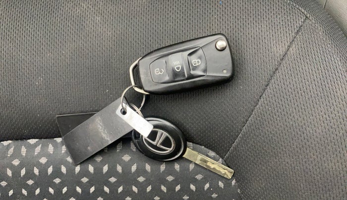 2019 Tata NEXON XM DIESEL, Diesel, Manual, 82,764 km, Key Close Up