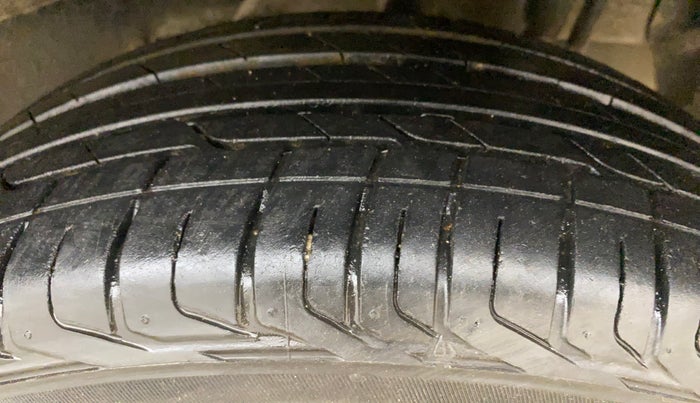 2019 Tata NEXON XM DIESEL, Diesel, Manual, 82,764 km, Left Rear Tyre Tread