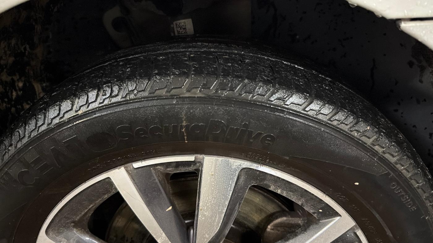 2022 Skoda SLAVIA STYLE 1.5L TSI DSG, Petrol, Automatic, 52,202 km, Right Front Tyre Tread