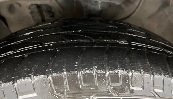 2017 Hyundai Creta SX PLUS AT 1.6 PETROL, Petrol, Automatic, 28,281 km, Left Front Tyre Tread