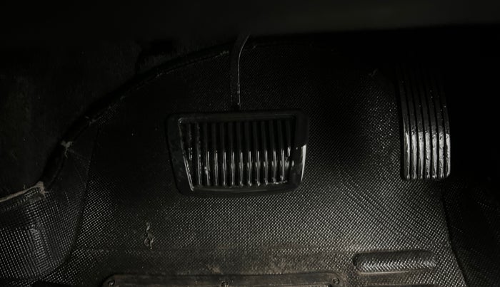 2017 Hyundai Creta SX PLUS AT 1.6 PETROL, Petrol, Automatic, 28,281 km, Pedals