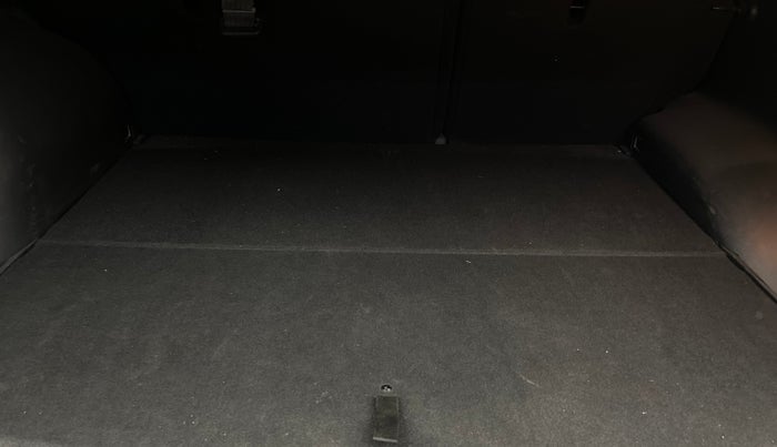 2017 Hyundai Creta SX PLUS AT 1.6 PETROL, Petrol, Automatic, 28,281 km, Boot Inside