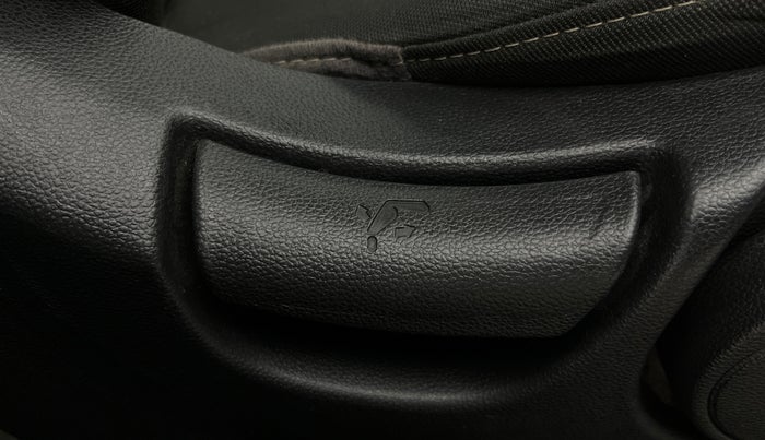 2017 Hyundai Creta SX PLUS AT 1.6 PETROL, Petrol, Automatic, 28,281 km, Driver Side Adjustment Panel