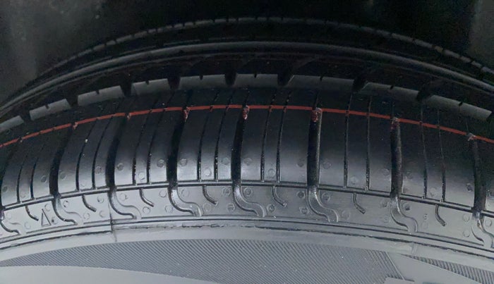 2021 Maruti Ciaz ZETA 1.5 SHVS MT PETROL, Petrol, Manual, 31,445 km, Left Rear Tyre Tread