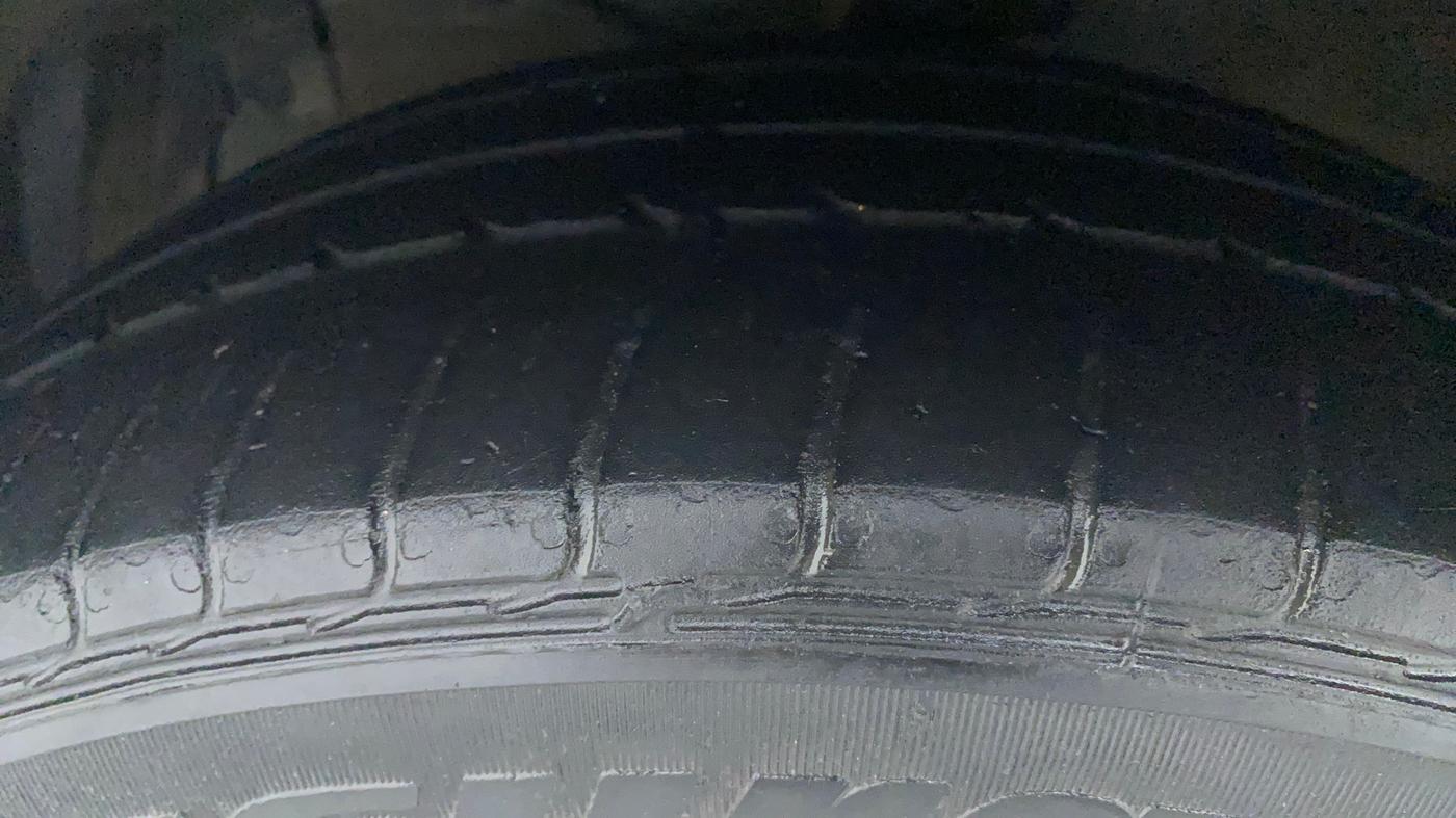 2021 Maruti Ciaz ZETA 1.5 SHVS MT PETROL, Petrol, Manual, 31,445 km, Left Front Tyre Tread