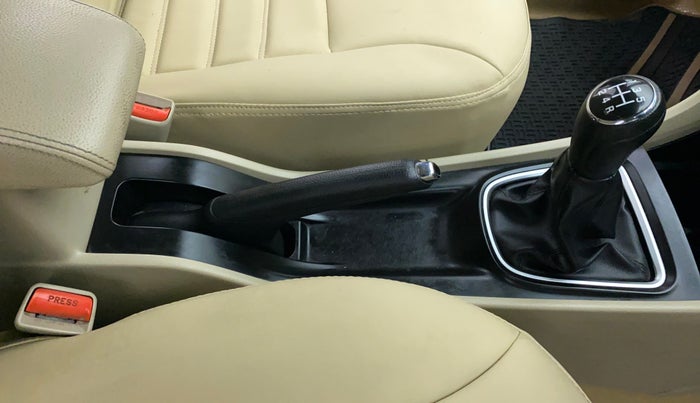 2021 Maruti Ciaz ZETA 1.5 SHVS MT PETROL, Petrol, Manual, 31,445 km, Gear Lever
