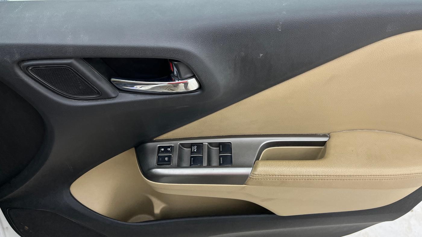 2016 Honda City 1.5L I-VTEC VX, Petrol, Manual, 95,054 km, Driver Side Door Panels Control
