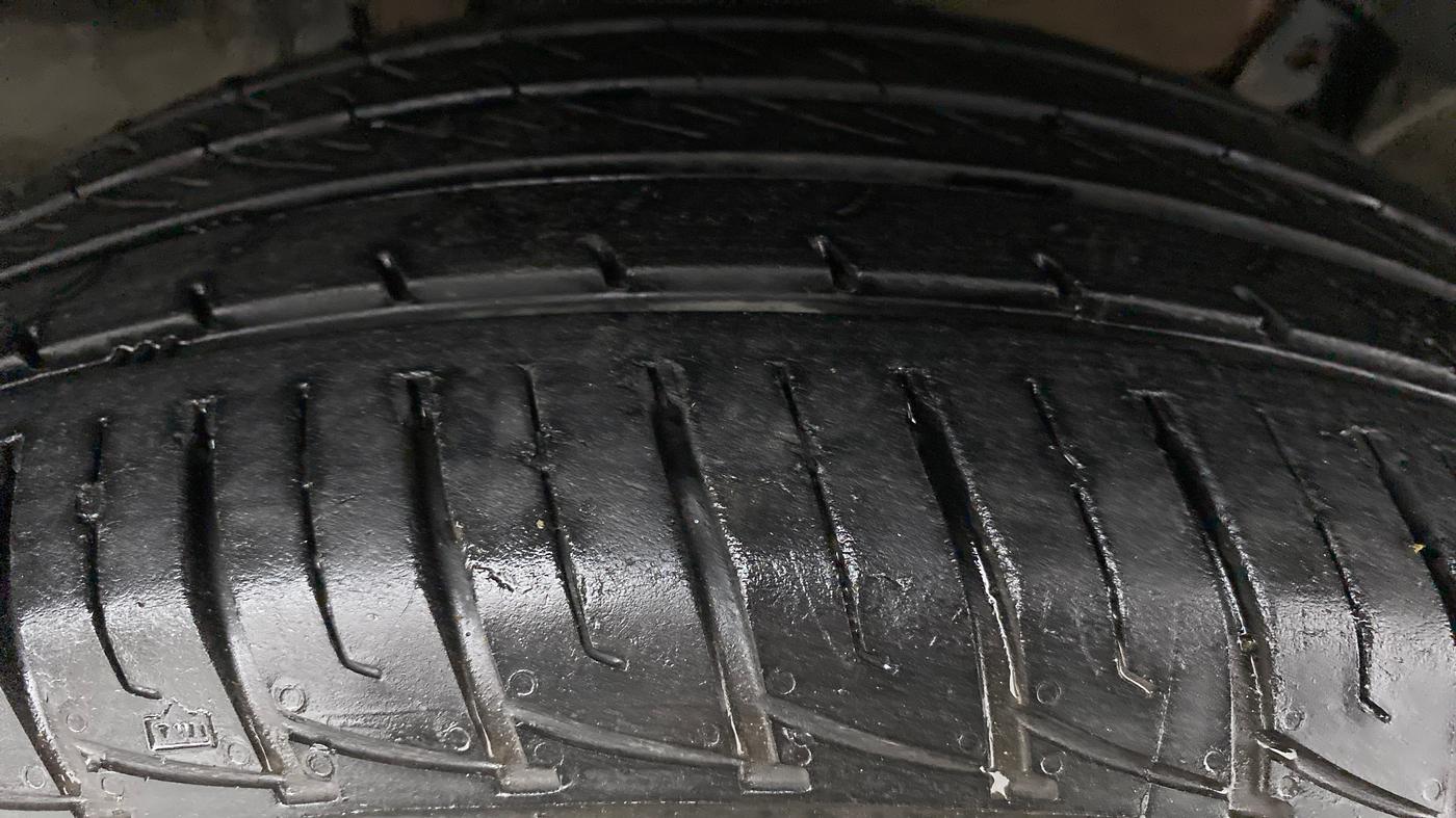 2016 Renault Duster RXZ AMT 110 PS, Diesel, Automatic, 42,186 km, Right Front Tyre Tread