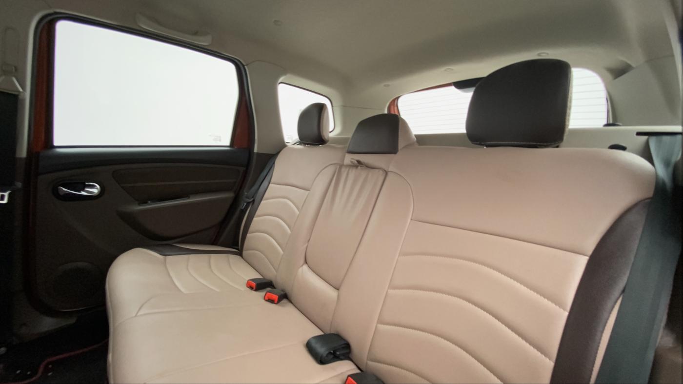 2016 Renault Duster RXZ AMT 110 PS, Diesel, Automatic, 42,186 km, Right Side Rear Door Cabin