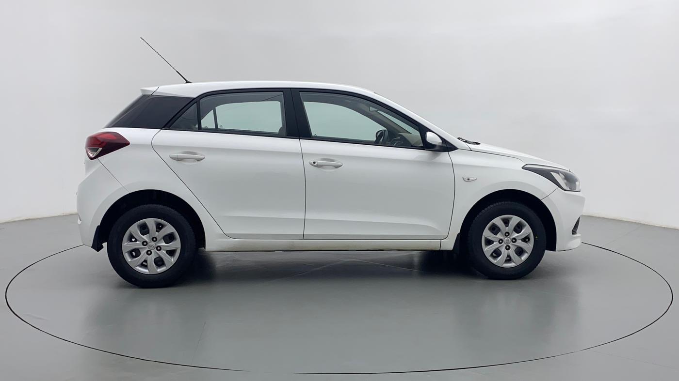 2017 Hyundai Elite i20 MAGNA 1.4 AT, Petrol, Automatic, 62,100 km, Right Side