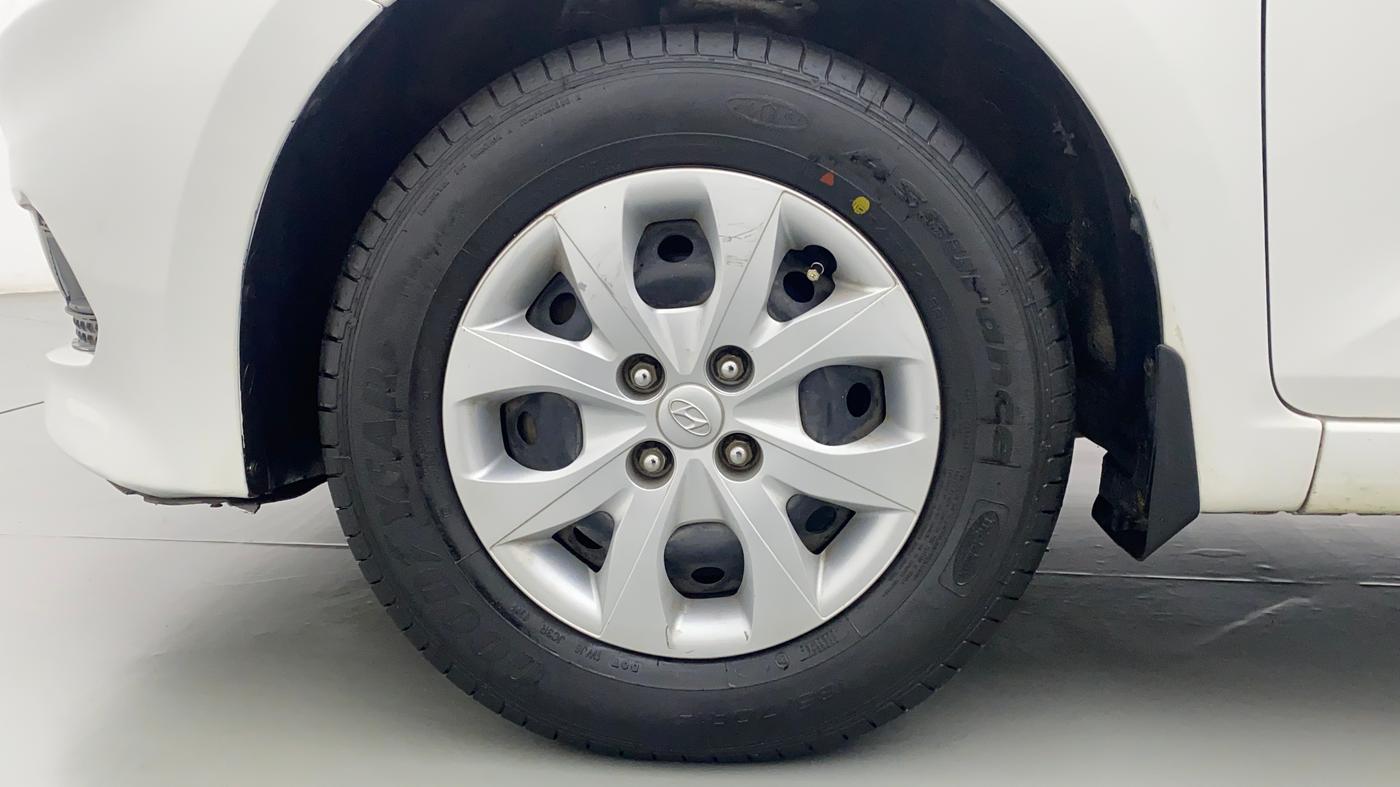 2017 Hyundai Elite i20 MAGNA 1.4 AT, Petrol, Automatic, 62,100 km, Left Front Wheel