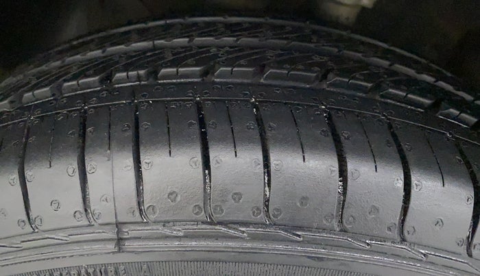 2017 Hyundai Elite i20 MAGNA 1.4 AT, Petrol, Automatic, 62,100 km, Left Rear Tyre Tread