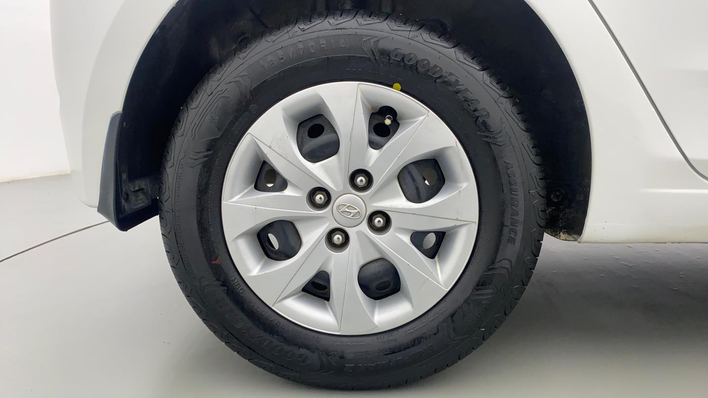 2017 Hyundai Elite i20 MAGNA 1.4 AT, Petrol, Automatic, 62,100 km, Right Rear Wheel