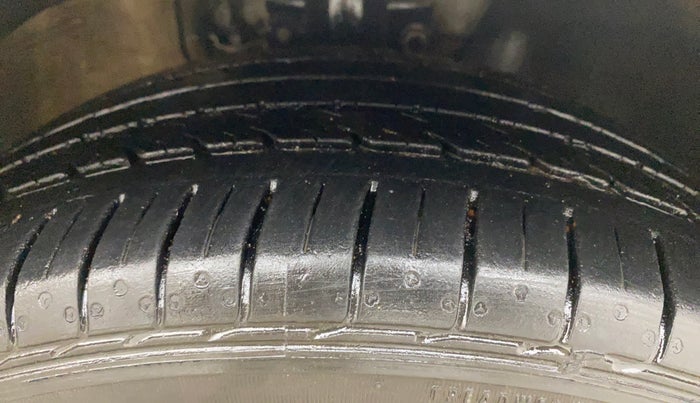 2021 Skoda Rapid STYLE TSI, Petrol, Manual, 33,507 km, Right Front Tyre Tread