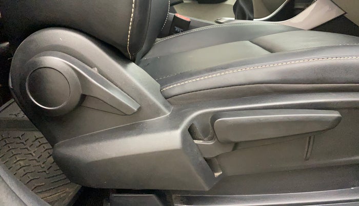 2023 Tata ALTROZ XZ PLUS PETROL, Petrol, Manual, 32,425 km, Driver Side Adjustment Panel