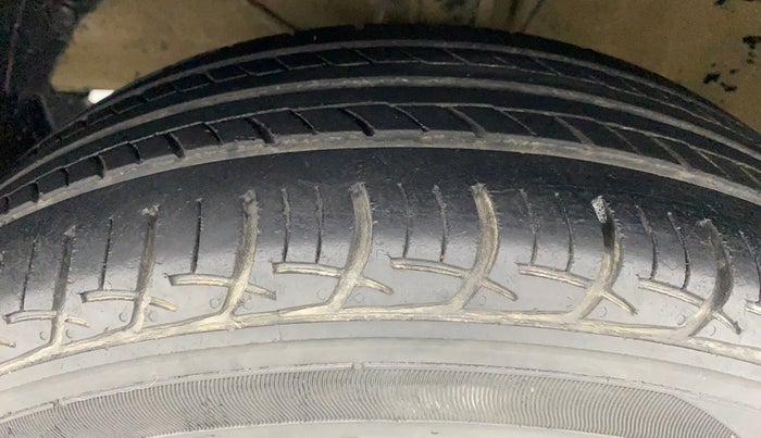 2016 Maruti Baleno DELTA 1.2 K12, Petrol, Manual, 46,165 km, Left Front Tyre Tread