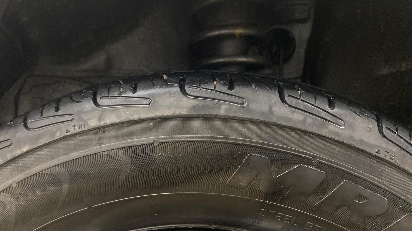 2019 Maruti Alto LXI O, Petrol, Manual, 58,465 km, Left Front Tyre Tread