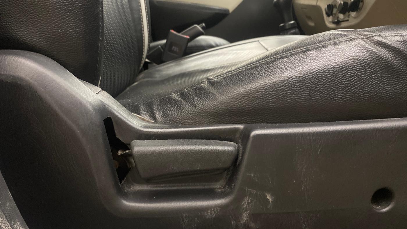 2019 Maruti Alto LXI O, Petrol, Manual, 58,465 km, Driver Side Adjustment Panel