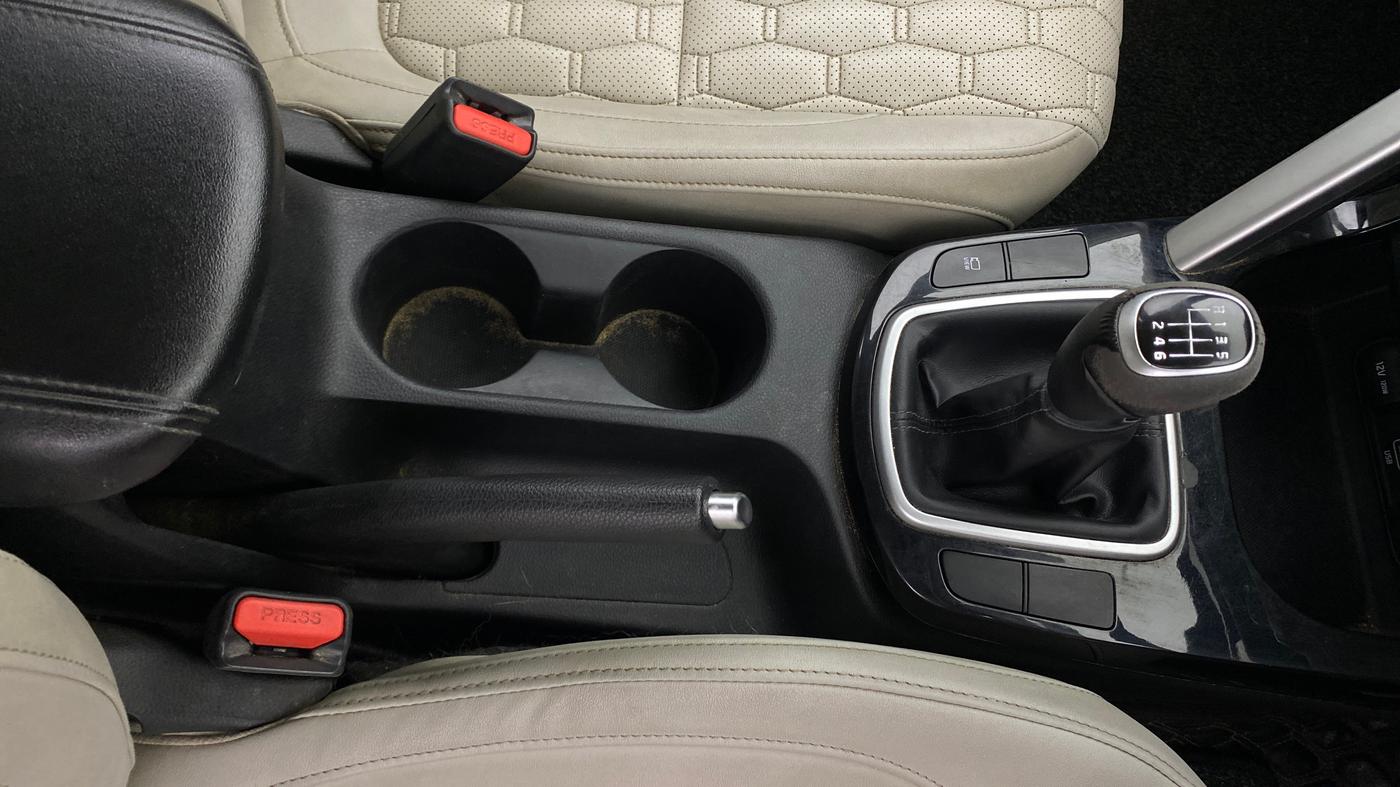 2021 KIA SELTOS HTX 1.5 PETROL, Petrol, Manual, 50,464 km, Gear Lever