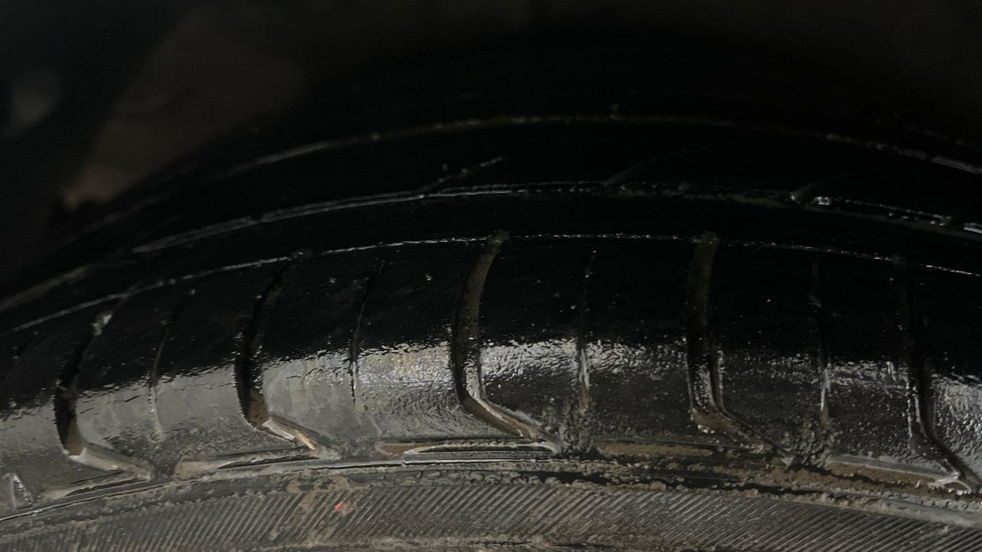 2013 Hyundai Verna FLUIDIC 1.6 CRDI SX OPT AT, Diesel, Automatic, 1,16,380 km, Right Rear Tyre Tread