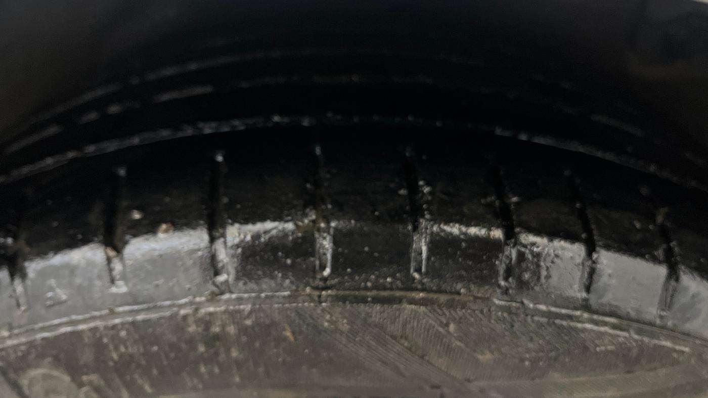 2013 Hyundai Verna FLUIDIC 1.6 CRDI SX OPT AT, Diesel, Automatic, 1,16,380 km, Left Rear Tyre Tread