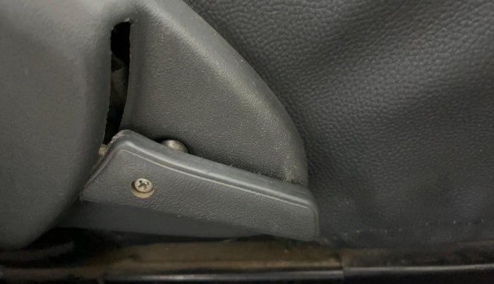 2017 Maruti Alto 800 LXI, Petrol, Manual, 62,949 km, Driver Side Adjustment Panel