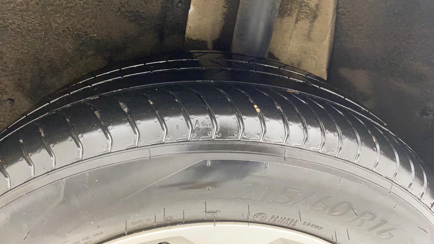 2023 MG ASTOR STYLE 1.5 MT, Petrol, Manual, 30,803 km, Left Rear Tyre Tread