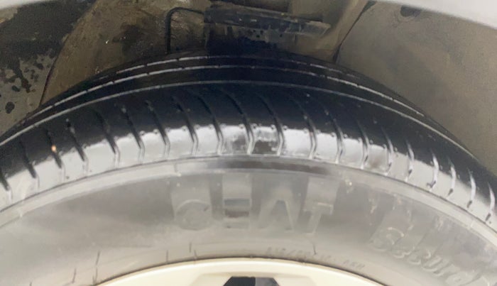 2023 MG ASTOR STYLE 1.5 MT, Petrol, Manual, 30,803 km, Right Front Tyre Tread