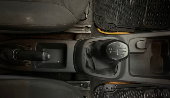 2016 Renault Kwid RXT 1.0, Petrol, Manual, 61,837 km, Gear Lever
