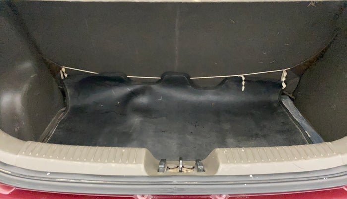 2014 Hyundai i10 SPORTZ 1.1, Petrol, Manual, 64,570 km, Boot Inside