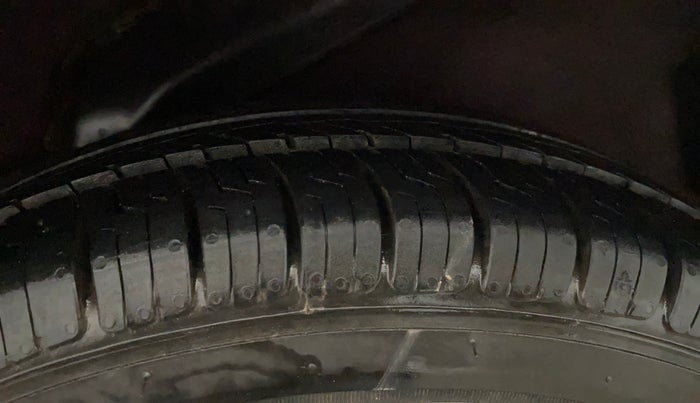 2014 Hyundai i10 SPORTZ 1.1, Petrol, Manual, 64,570 km, Left Rear Tyre Tread