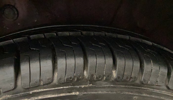 2014 Hyundai i10 SPORTZ 1.1, Petrol, Manual, 64,570 km, Right Rear Tyre Tread