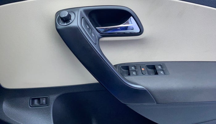 2018 Skoda Rapid AMBITION 1.5 TDI, Diesel, Manual, 93,397 km, Driver Side Door Panels Control