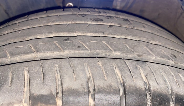 2018 Skoda Rapid AMBITION 1.5 TDI, Diesel, Manual, 93,397 km, Left Front Tyre Tread