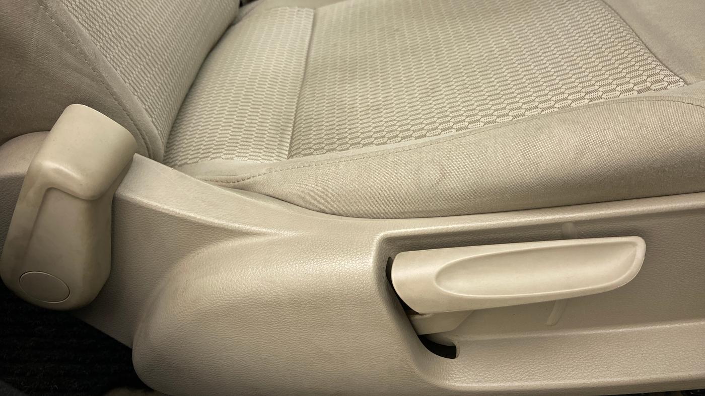 2013 Volkswagen Polo COMFORTLINE 1.2L PETROL, Petrol, Manual, 70,159 km, Driver Side Adjustment Panel