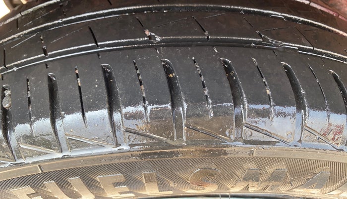 2012 Maruti Wagon R 1.0 VXI, Petrol, Manual, 53,374 km, Right Rear Tyre Tread