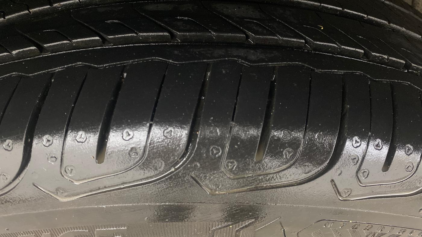 2022 Tata ALTROZ XZA, Petrol, Automatic, 21,096 km, Right Rear Tyre Tread