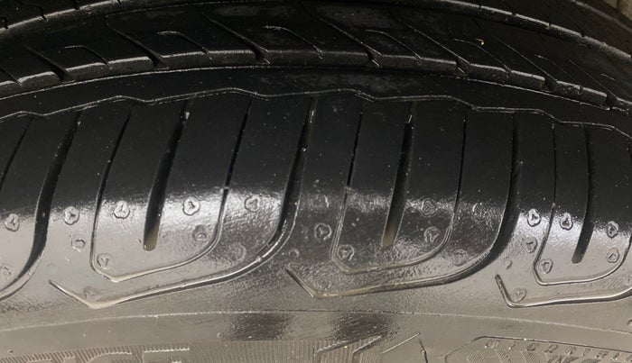 2022 Tata ALTROZ XZA, Petrol, Automatic, 21,096 km, Right Rear Tyre Tread