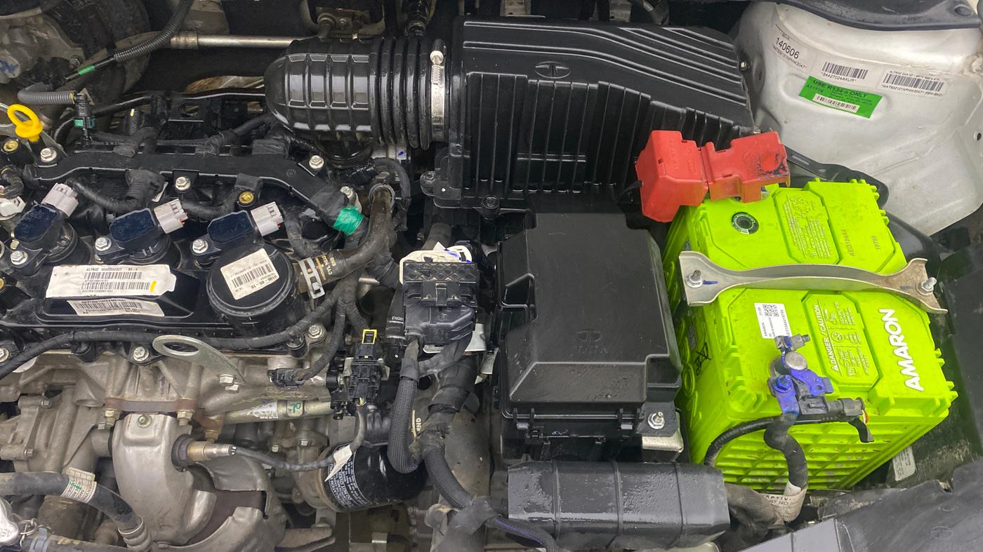 2022 Tata ALTROZ XZA, Petrol, Automatic, 21,096 km, Engine View - Left