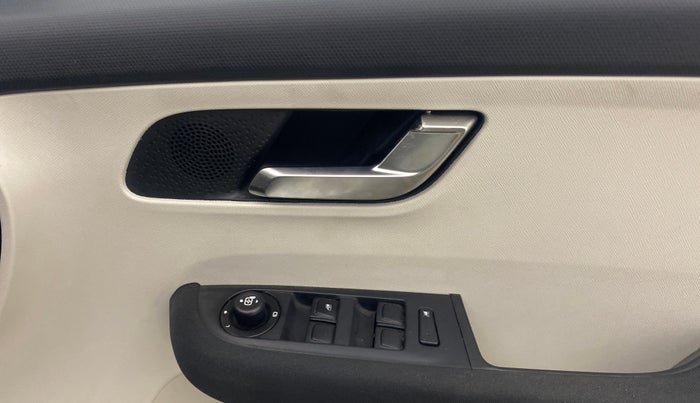 2022 Tata ALTROZ XZA, Petrol, Automatic, 21,096 km, Driver Side Door Panels Control