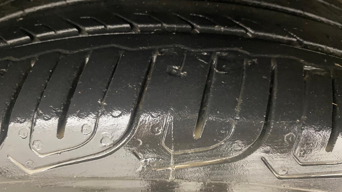 2022 Tata ALTROZ XZA, Petrol, Automatic, 21,096 km, Right Front Tyre Tread