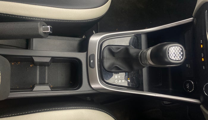 2022 Tata ALTROZ XZA, Petrol, Automatic, 21,096 km, Gear Lever