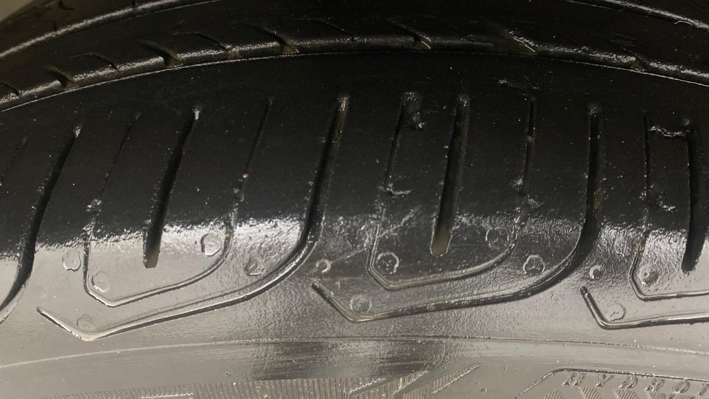 2022 Tata ALTROZ XZA, Petrol, Automatic, 21,096 km, Left Front Tyre Tread