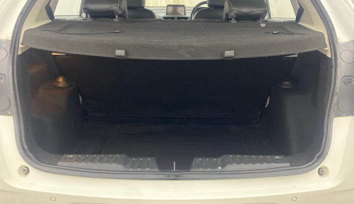 2022 Tata ALTROZ XZA, Petrol, Automatic, 21,096 km, Boot Inside