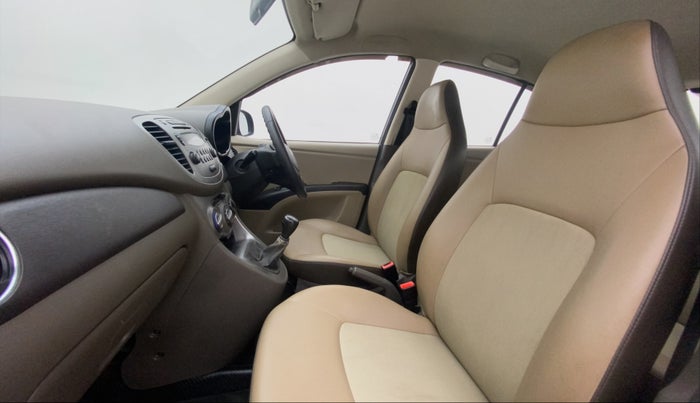 2016 Hyundai i10 SPORTZ 1.1, Petrol, Manual, 67,944 km, Right Side Front Door Cabin
