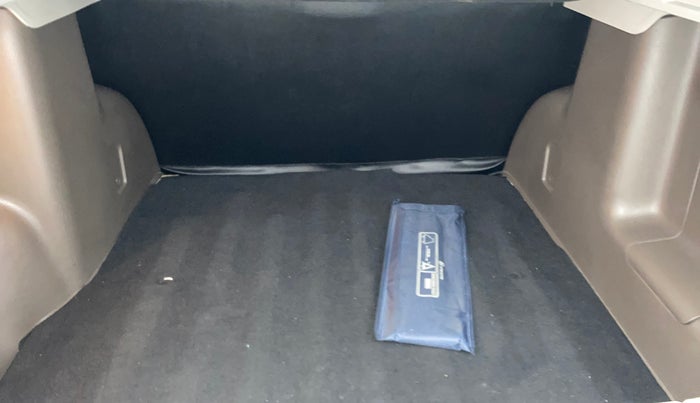 2017 Renault Duster 110 PS RXZ 4X2 AMT DIESEL, Diesel, Automatic, 1,03,924 km, Boot Inside